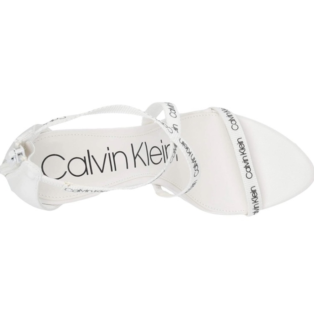 ❌SOLD❌Calvin Klein
Gennovah Cross Strap Sandal - Picture 3 of 7